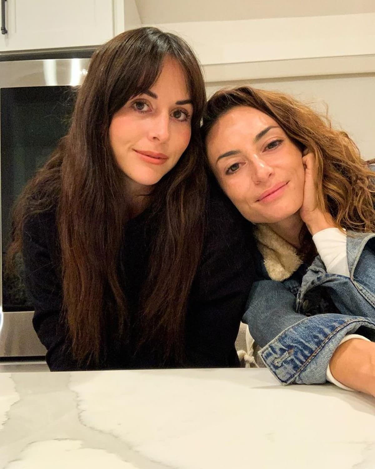 Zuria Vega publica nuevas fotos de la boda de su hermana, Marimar.