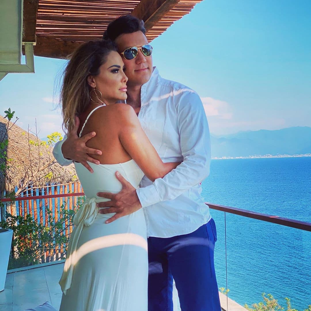 A principios de agosto fue cuando Ninel Conde anunció que tenía un romance, de seis meses, con un hombre, a quien describió como “el amor de su vida”.