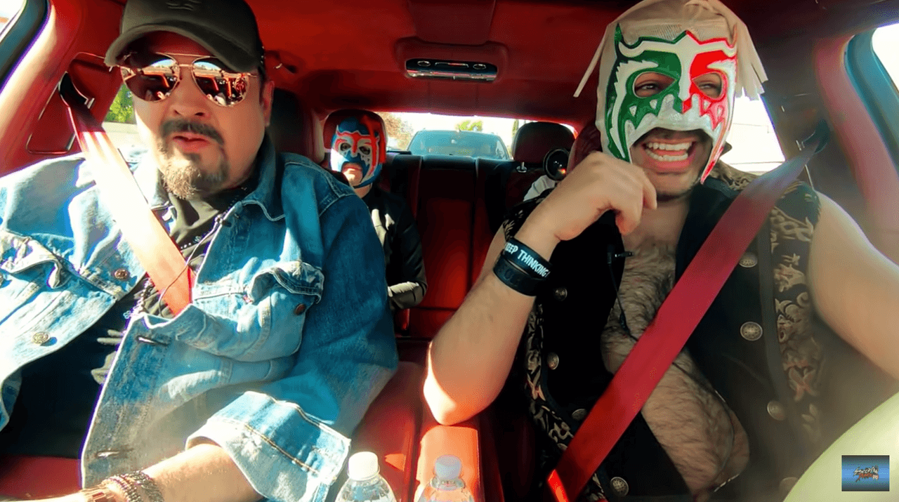 Todo comenzó en febrero pasado cuando el Escorpión Dorado cuestionó a Pepe Aguilar sobre los corridos tumbados. “¿Qué está pasando con la música mediocre, chafa y p*****? Va a generar que venga una bonanza de artistas… que todos los chavos de esta generación que realmente son talentosos, que realmente son músicos y están creciendo con esta m***** digan: ‘yo voy a hacer otra cosa’”, respondió sin centrarse en la corriente musical.