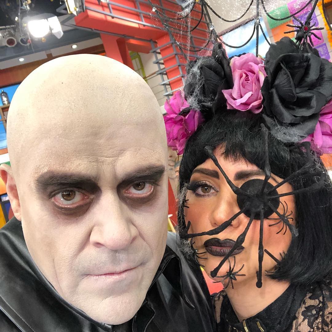 Jorge Van Rankin se volvió el 'Tío Lucas' y Andrea Legarreta en una atractiva 'Viuda Negra'