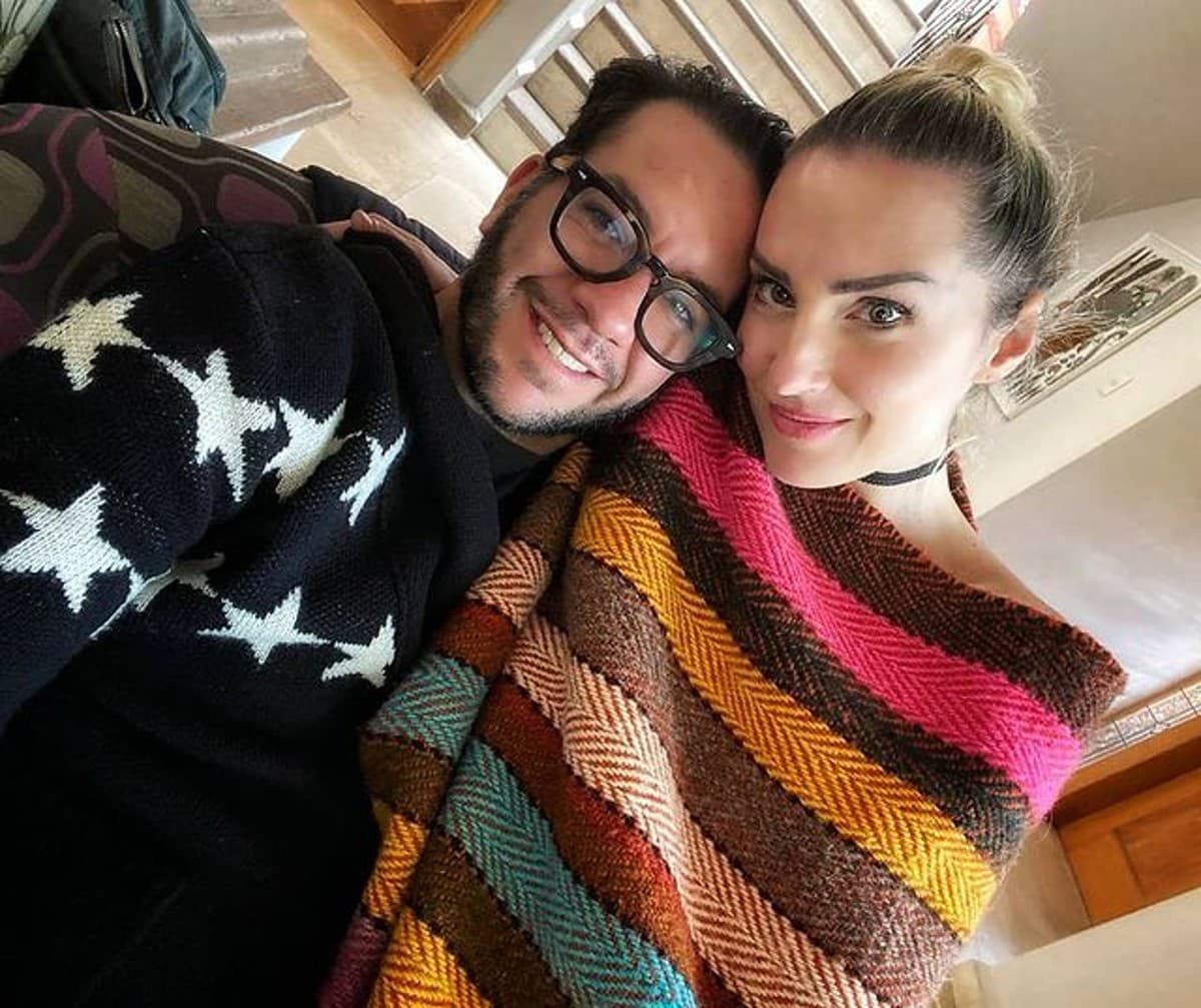 Esposa de Faisy publica tremenda foto con el conductor tras casarse