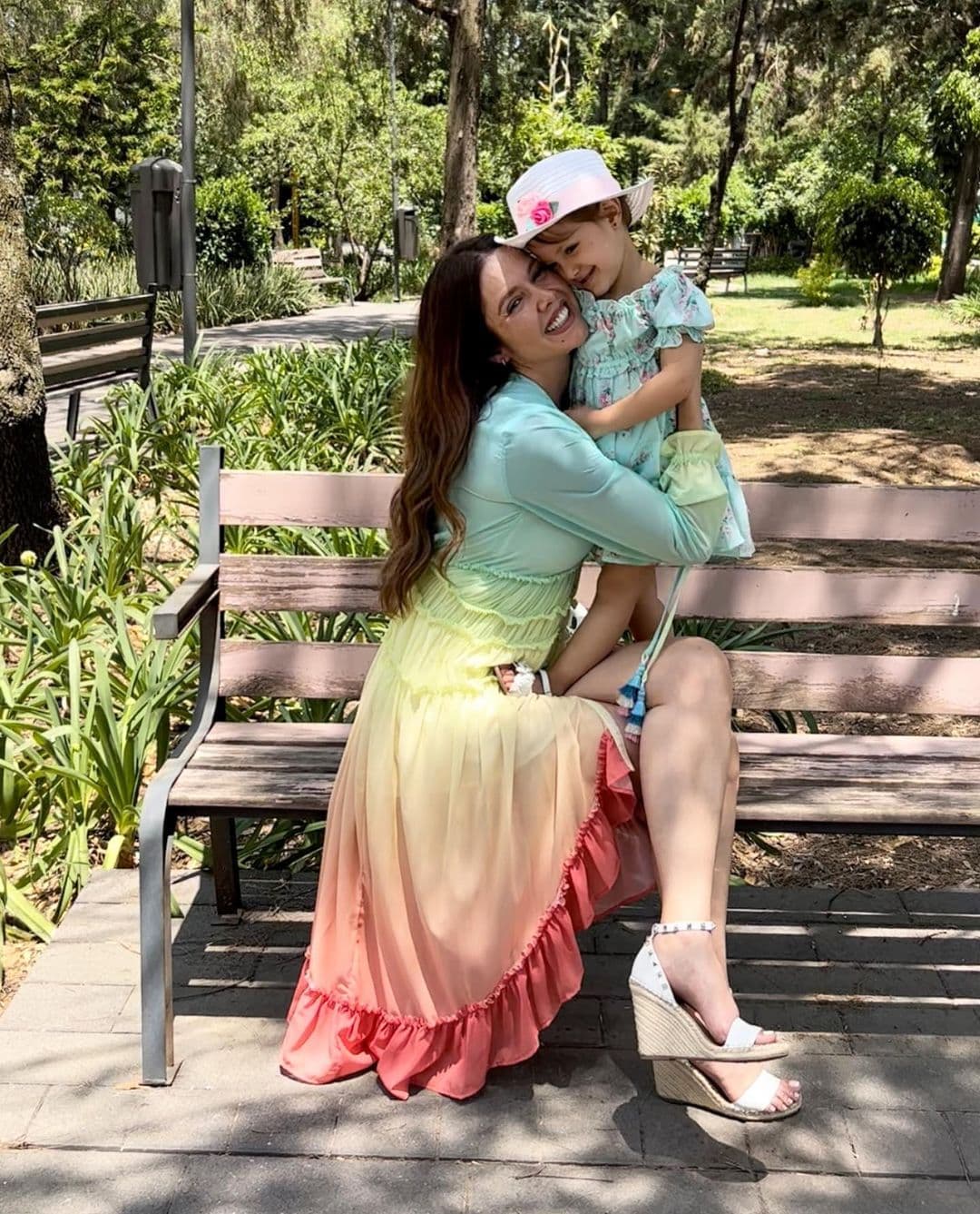 ¡Hija de Marlene Favela ya está enorme! ¿A quién se parece más?