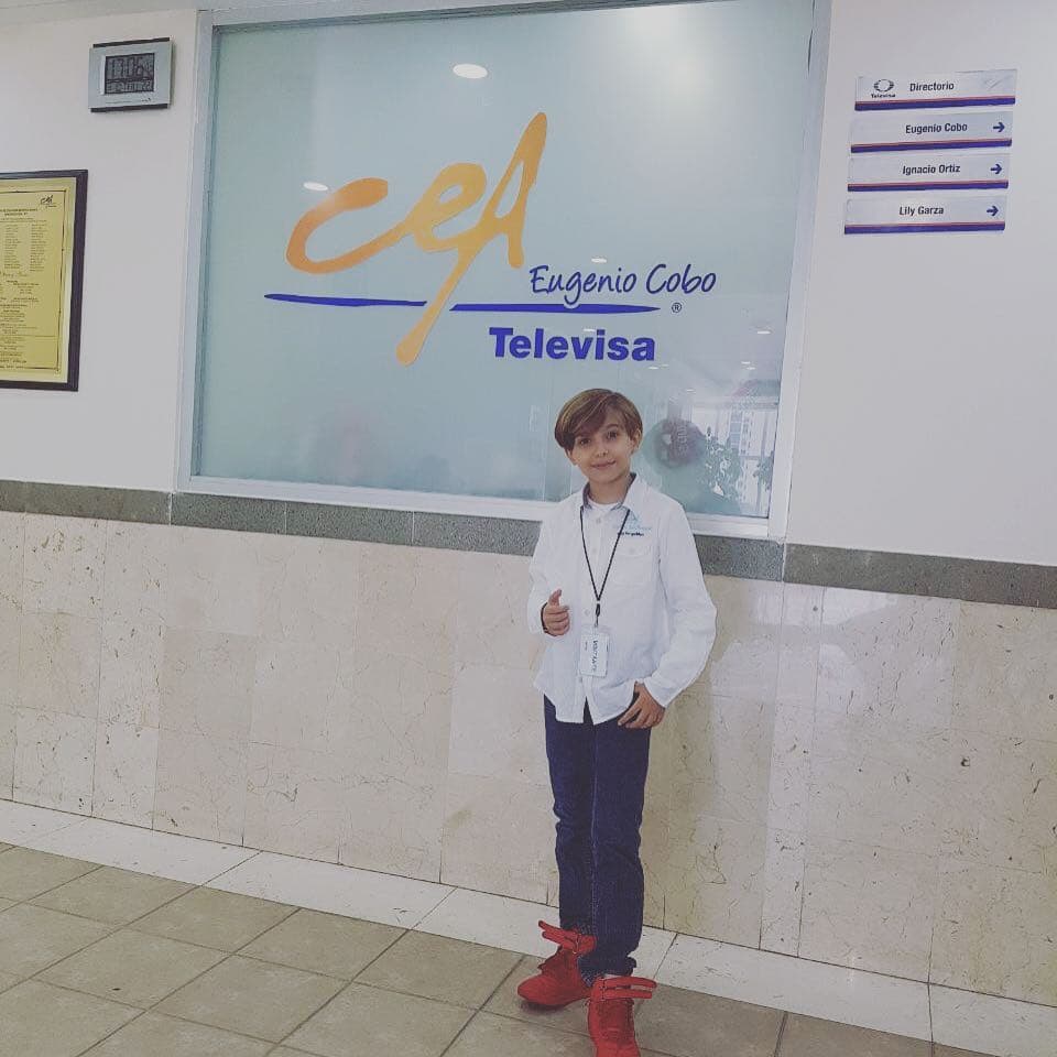 Con ocho años cumplidos, Tadeo se graduó de la escuela y comenzó a participar en diferentes proyectos televisivos como ‘La Rosa de Guadalupe’, ‘Como dice el dicho’, ‘Mi marido tiene familia’ y ‘Mi marido tiene más familia’.