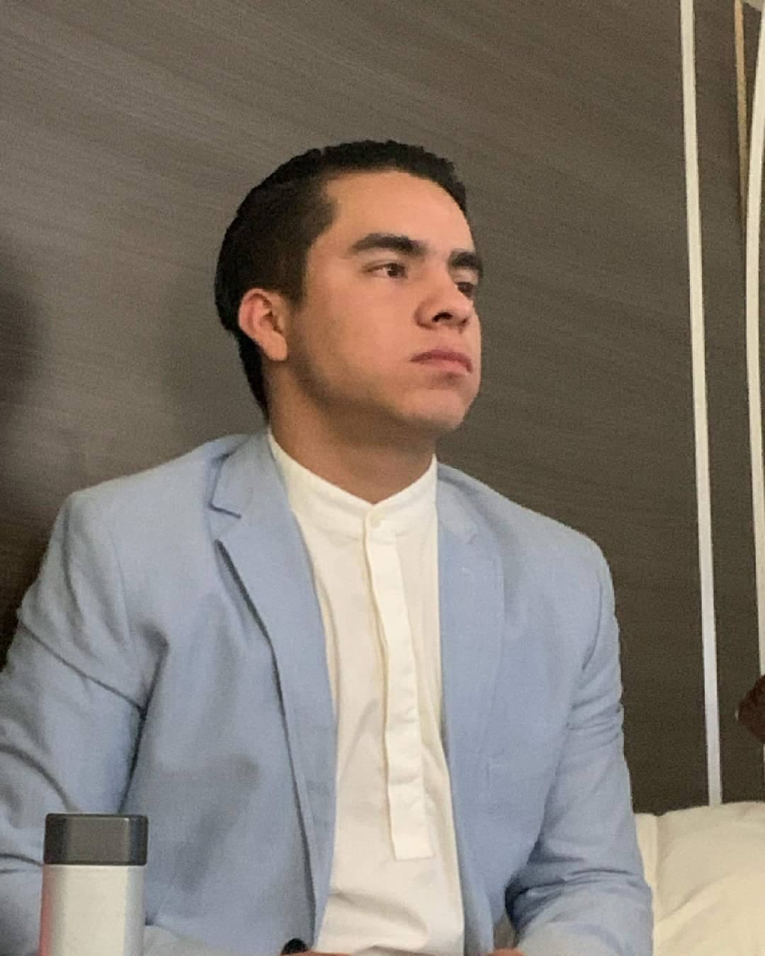 En las publicaciones, Jorge del Valle comparte algunas de sus coreografías y de sus viajes a destinos turísticos como Las Vegas, donde al parecer ha competido.