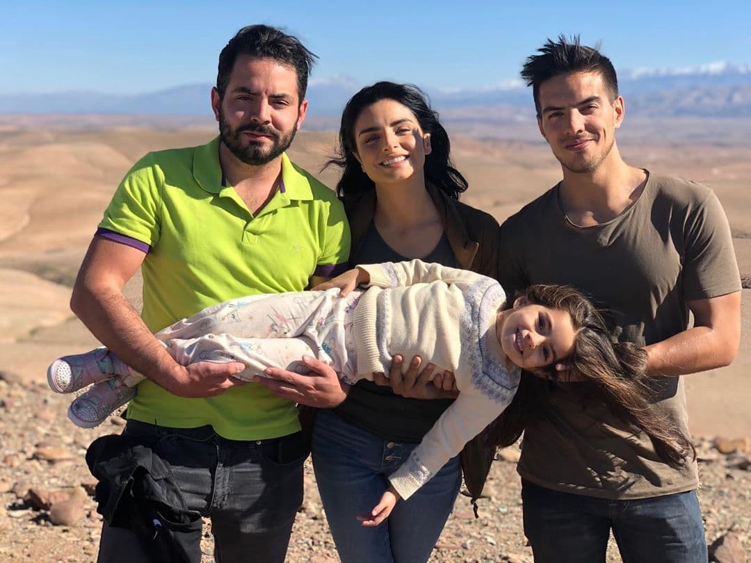 Aislinn, Aitana y José Eduardo Derbez son idénticos a su padre Eugenio Derbez, pero también a estos famosos que ni de su familia son