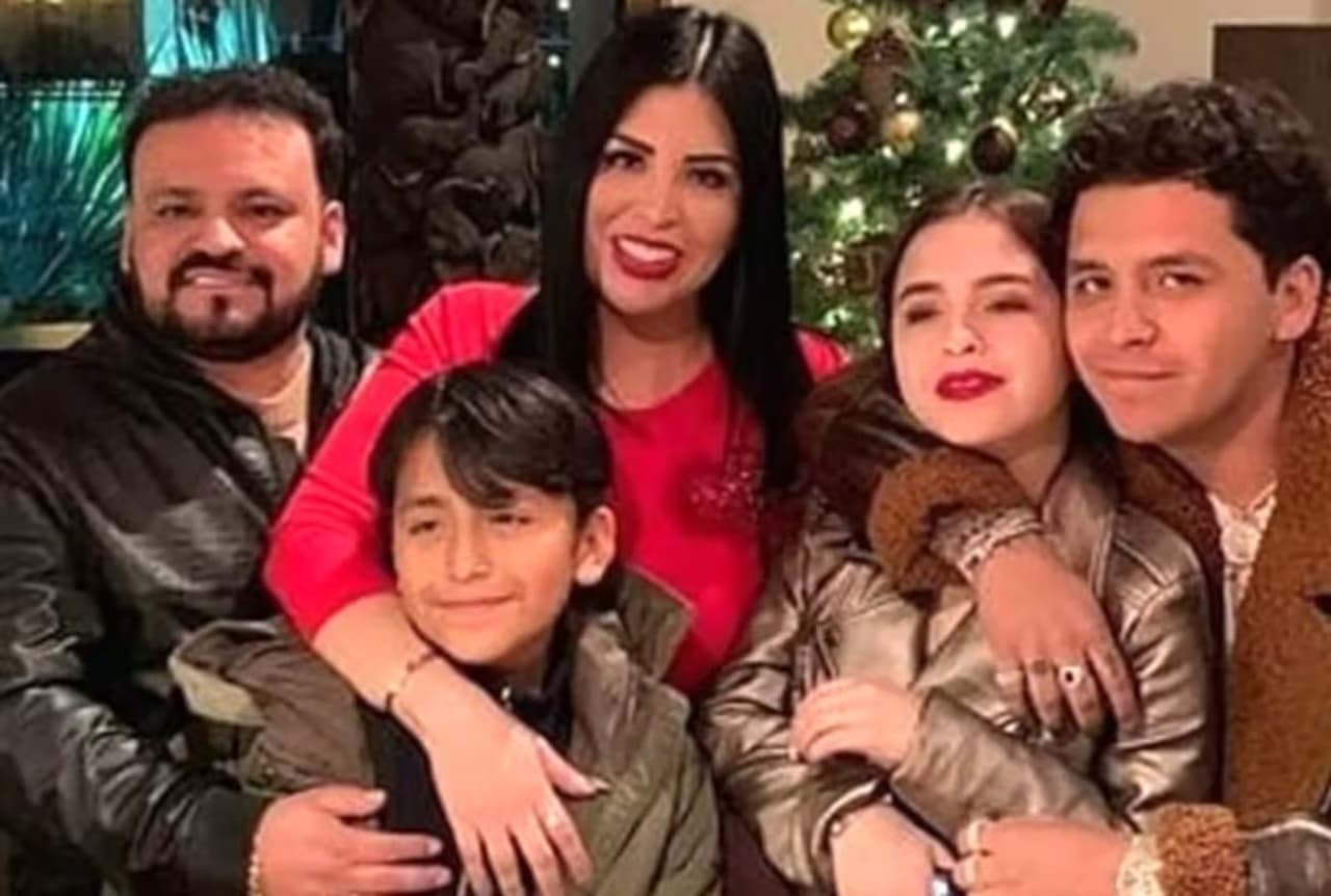 Familia Christian Nodal.