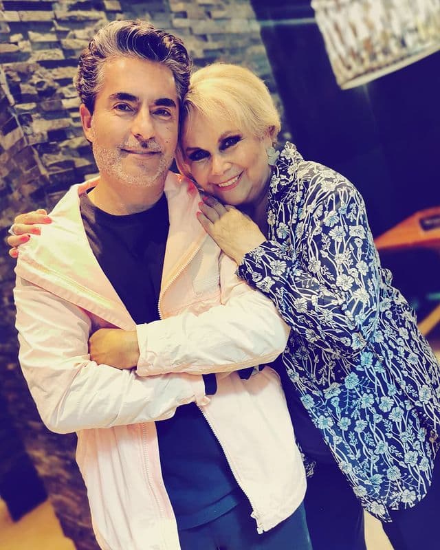 Raúl Araiza y su mamá, la actriz Norma Herrera.