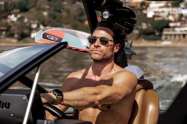 Sebastián Rulli impacta con foto de cómo lucía cuando llegó a México por primera vez