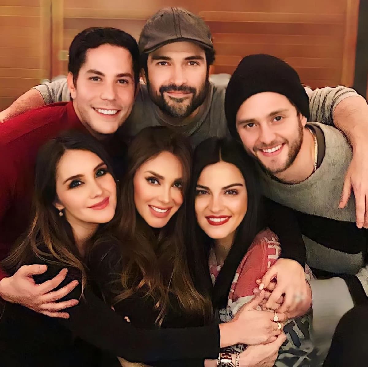 Parte del elenco de 'Rebelde' le dedicó emotivas palabras a la futura mamá