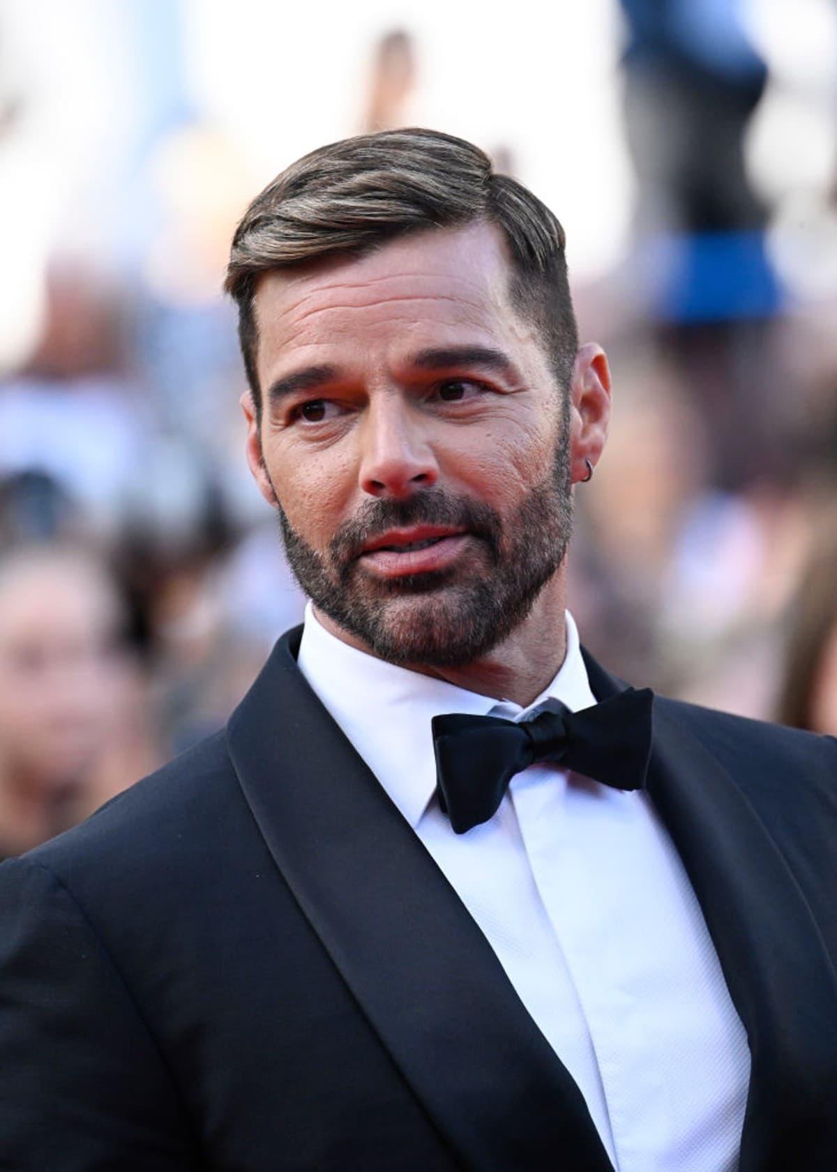 Acusan a Ricky Martin de violencia; el cantante responde contundente