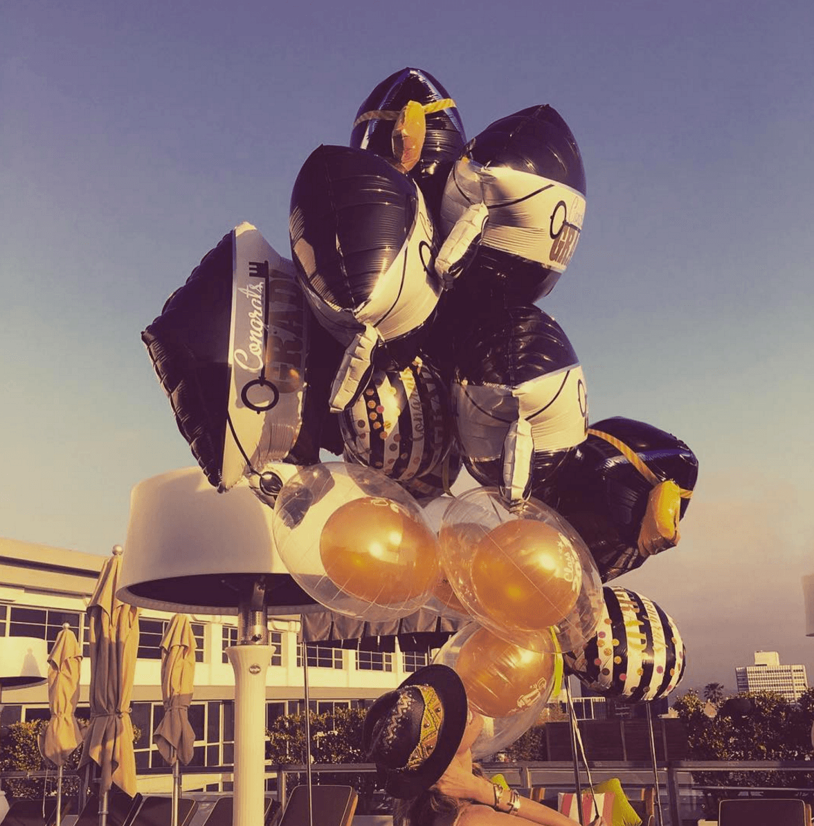 Otra original forma con la que Galilea pidió más deseos, fue con estos globos