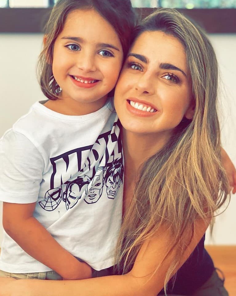 La protagonista de Quererlo Todo compartió varias imágenes en las que destacó que la fiesta tuvo como temática los superhéroes, por lo que el cumpleañero portó una playera de sus personajes favoritos.