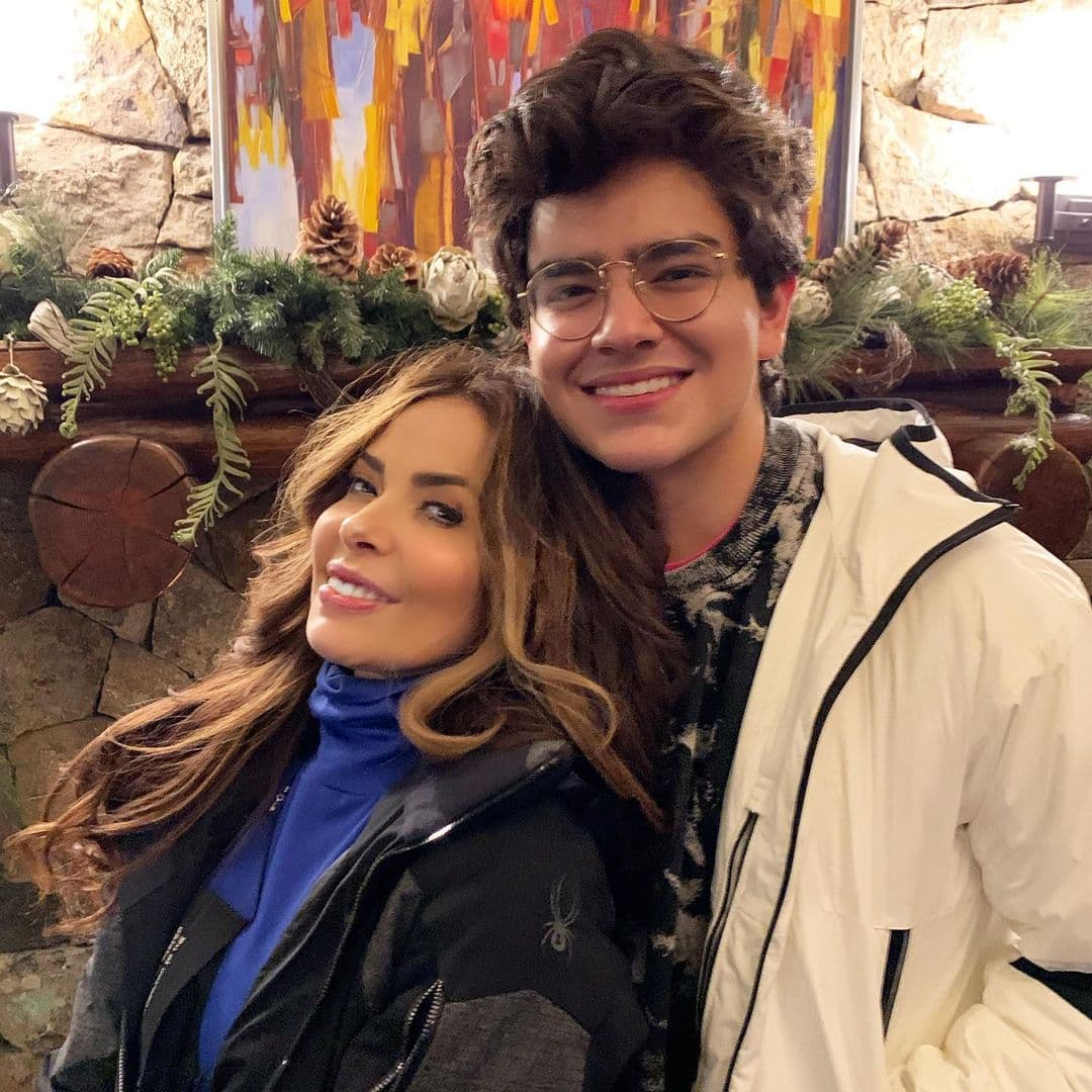 Hijo de Gloria Trevi roba miradas por drástica transformación y lo comparan con Maluma