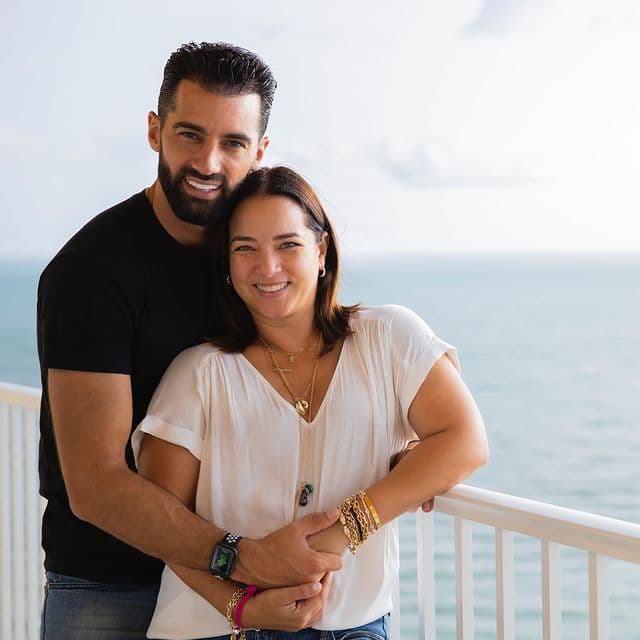 Difunden fotos de la presunta boda de Adamari López y Toni Costa