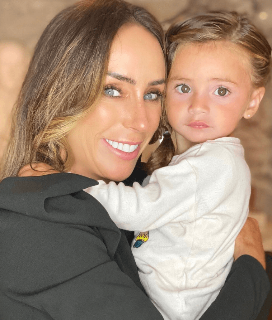Inés Gómez Mont celebra los 2 años de vida de María y comparte tiernas fotos de su nacimiento