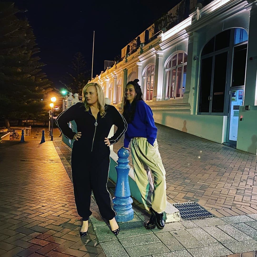 “Gracias por todo el amor hasta ahora en mi viaje del ‘Año Healthy’. Cuando estaba buscando dulces anoche después de la cena, pensé ‘mmmm ... mejor no’ y tomé una botella de agua… Hasta que logre mi meta, ojalá pueda hacerlo antes de fin de año”, comentó.