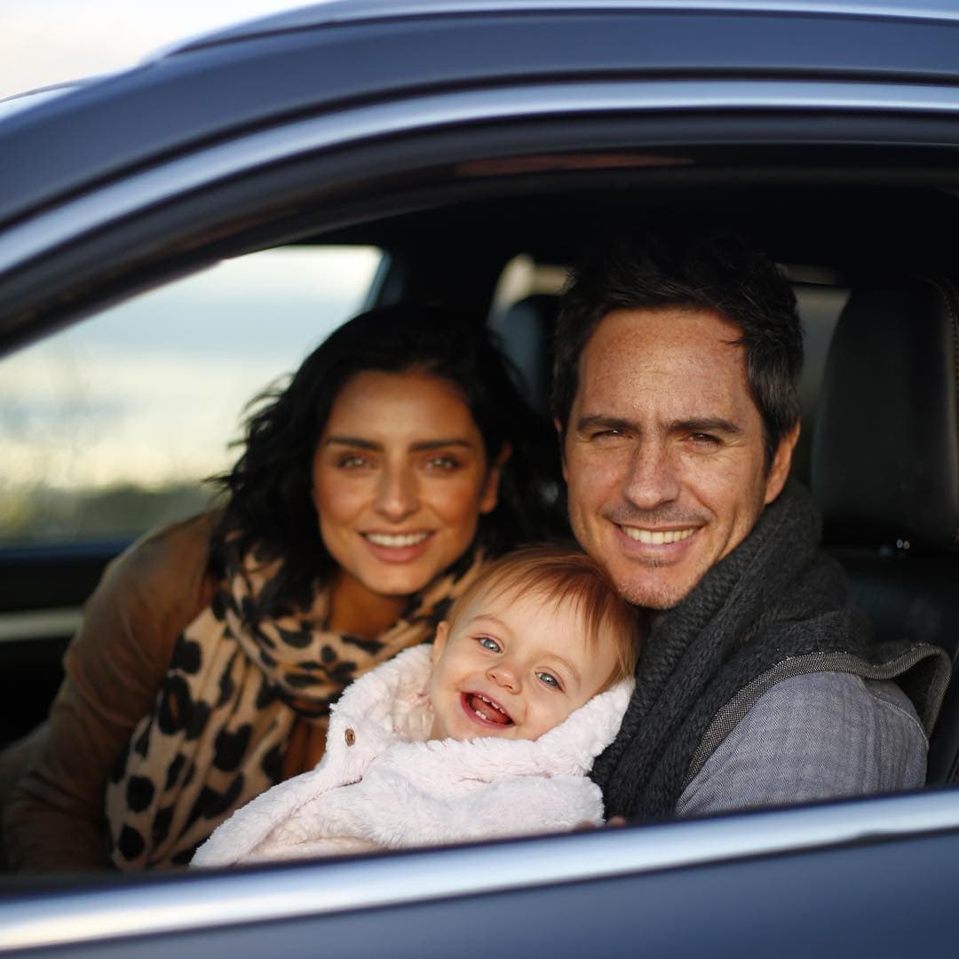 Aislinn Derbez presume cómo celebró su cumpleaños junto a su hija y Mauricio Ochmann
