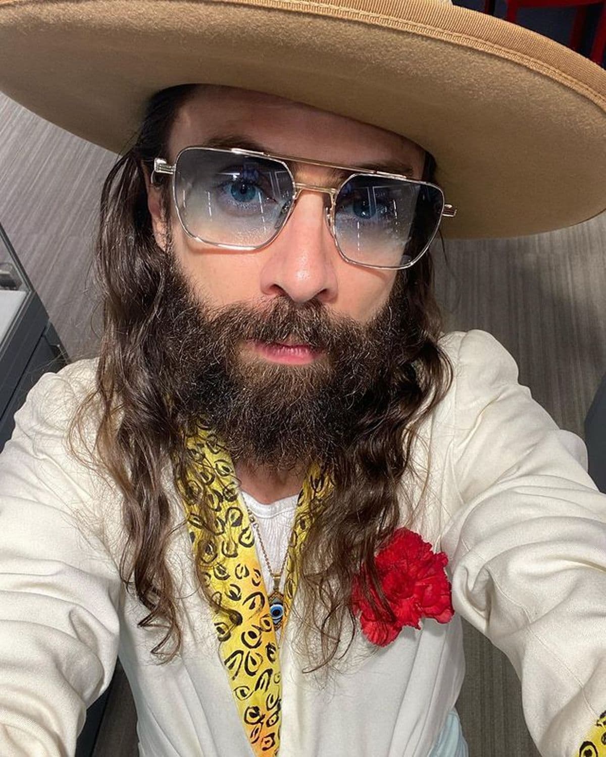 Vocalista de Moderatto rompe estereotipos al usar fabulosos vestidos