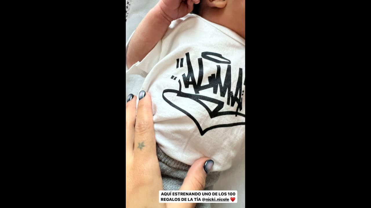 La pareja no deja de presumir fotos de la recién nacida