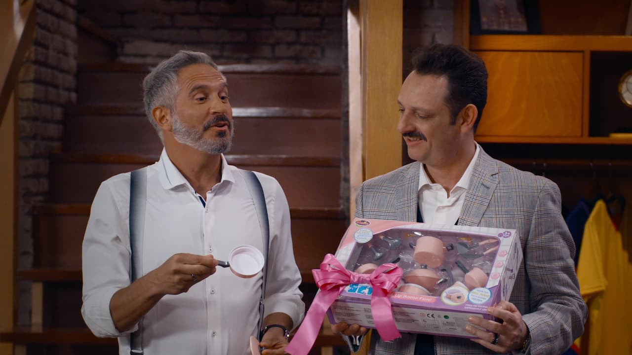 Mientras que el tío César le compró un juego de trastecitos de cocina, por si era niña.