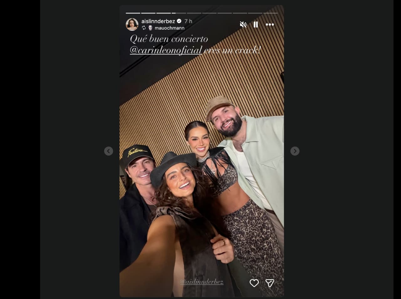 Mauricio Ochmann y Aislinn Derbez con Carín León y su esposa.