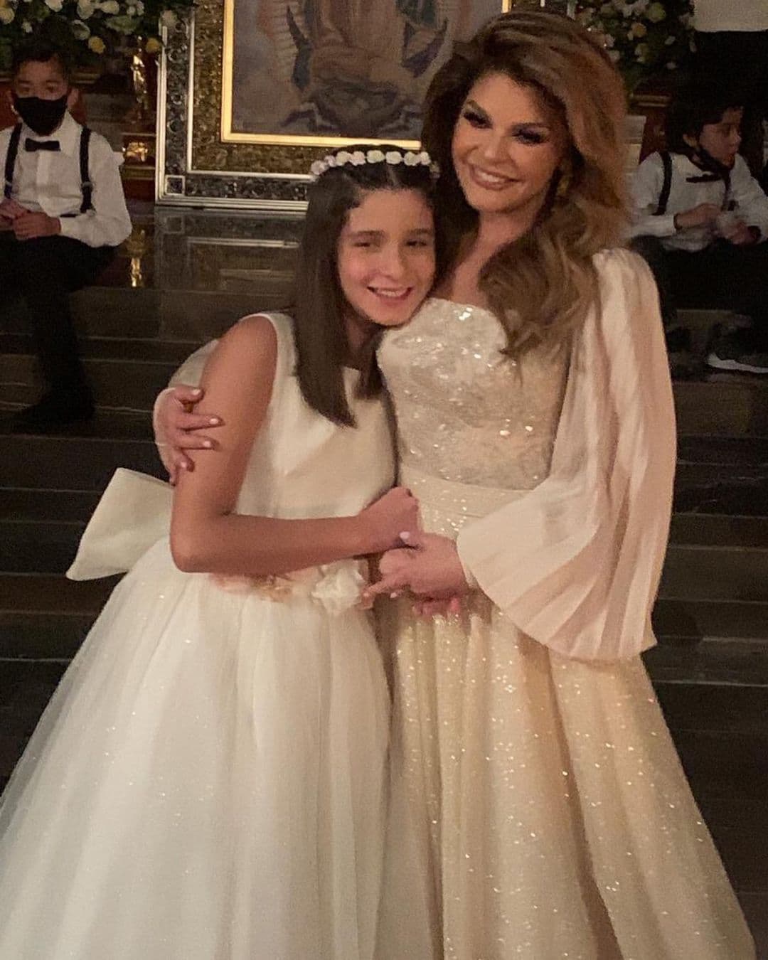 Al igual que Lucero, Itatí Cantoral hace dueto con su hija y lanza video musical