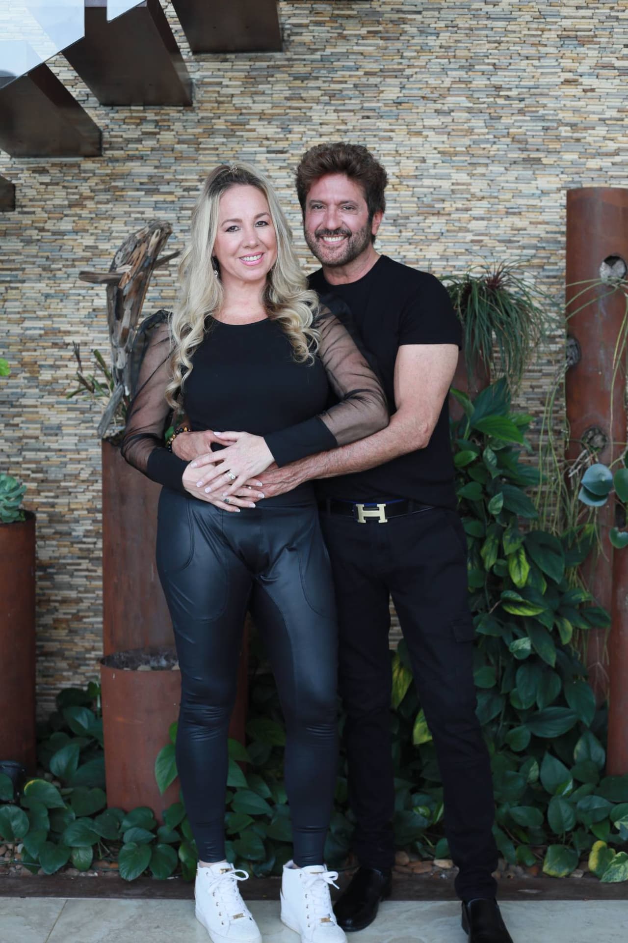 Bobby Larios y Evelyn Umpierrez en Inseparables, amor al límite