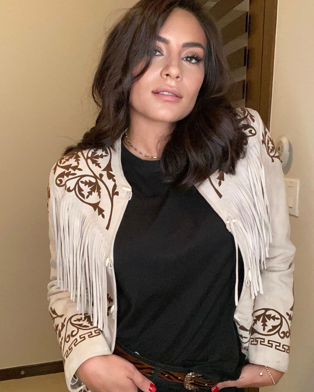 Ana Brenda Contreras, de 33 años, nació en Estados Unidos, tiene nacionalidad mexicana por sus padres que son mexicanos y es una destacada actriz de cine y televisión.