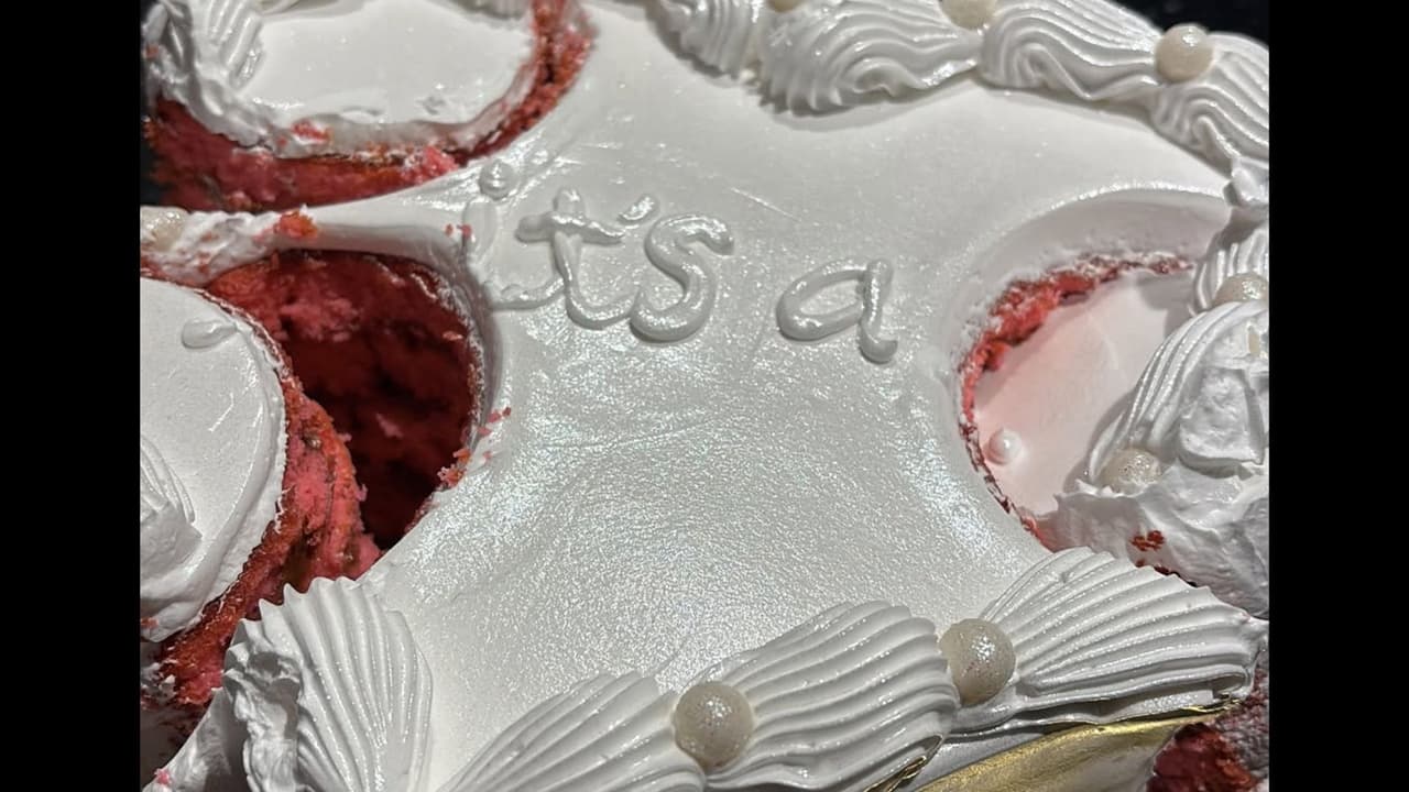 Con un pastel, Marlene Kalb reveló a sus seguidores de Instagram el sexo de su tercer bebé