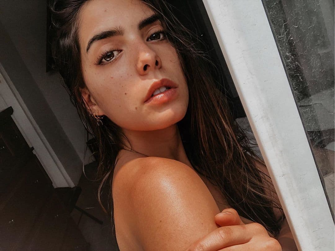 Actualmente, María Levy tiene 24 años de edad, estudió la carrera de diseño gráfico, pero también es amante del modelaje y la fotografía, usando sus redes sociales como plataforma para exponer su trabajo.