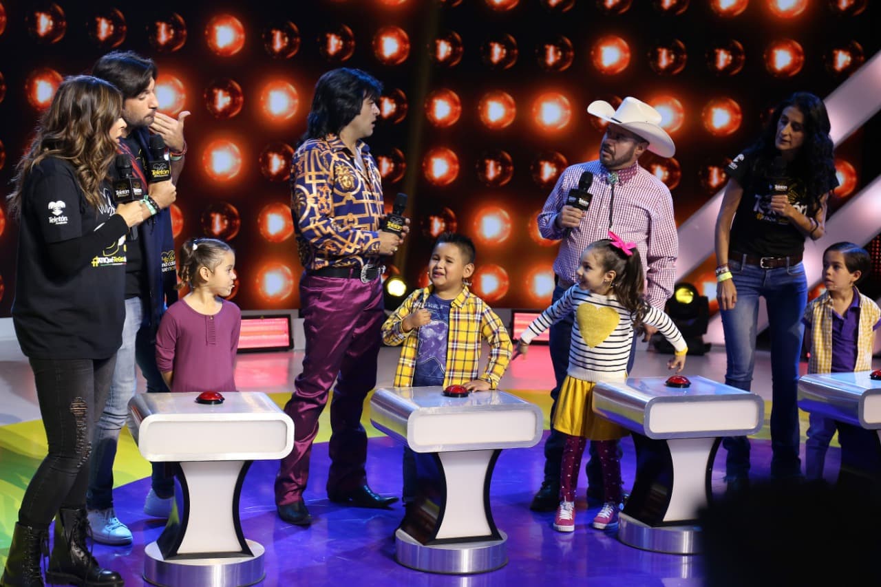 Los 'Pequeños Gigantes' estuvieron acompañados de divertidas figuras como Kikin Fonseca, 'Albertano', 'El costeño', entre otros.