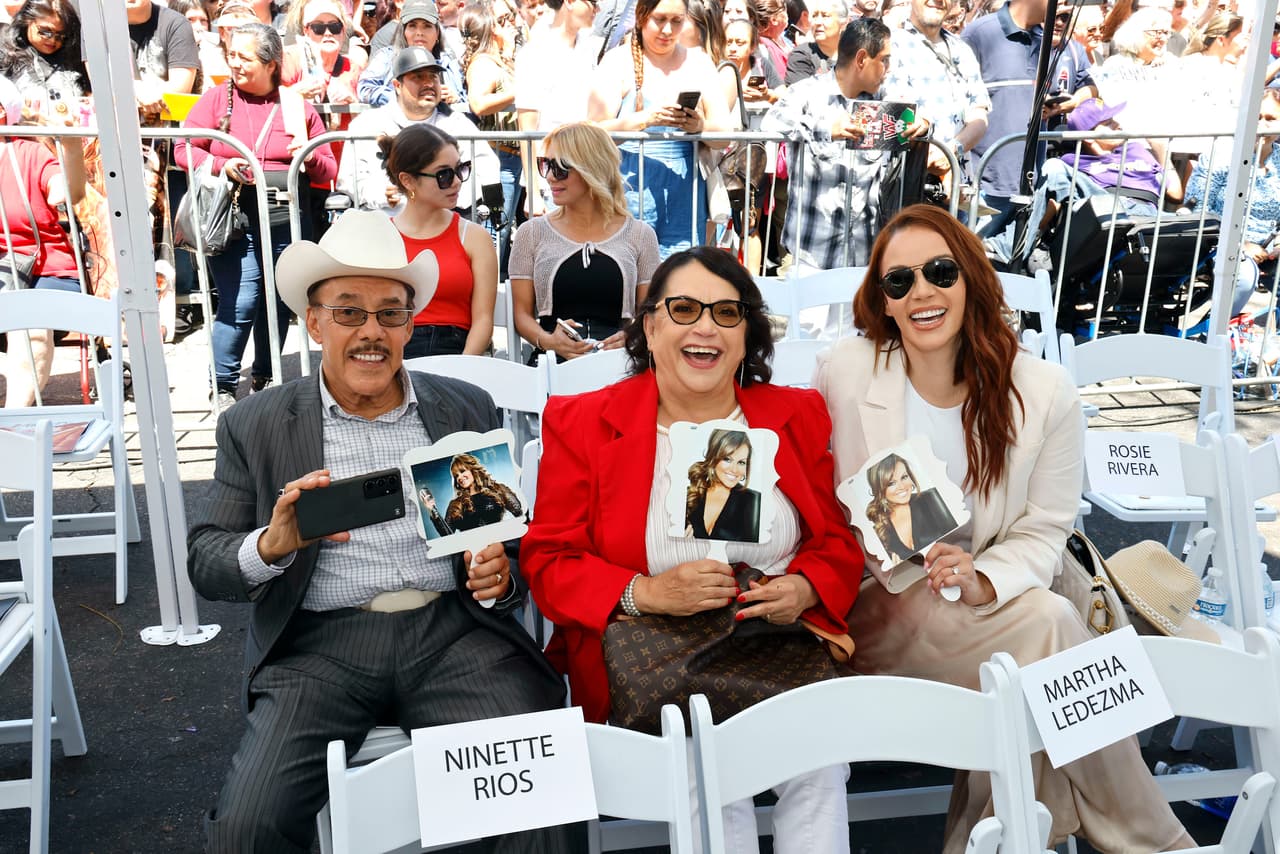 Pedro Rivera, Rosa Saavedra y Rosie Rivera asistieron al evento