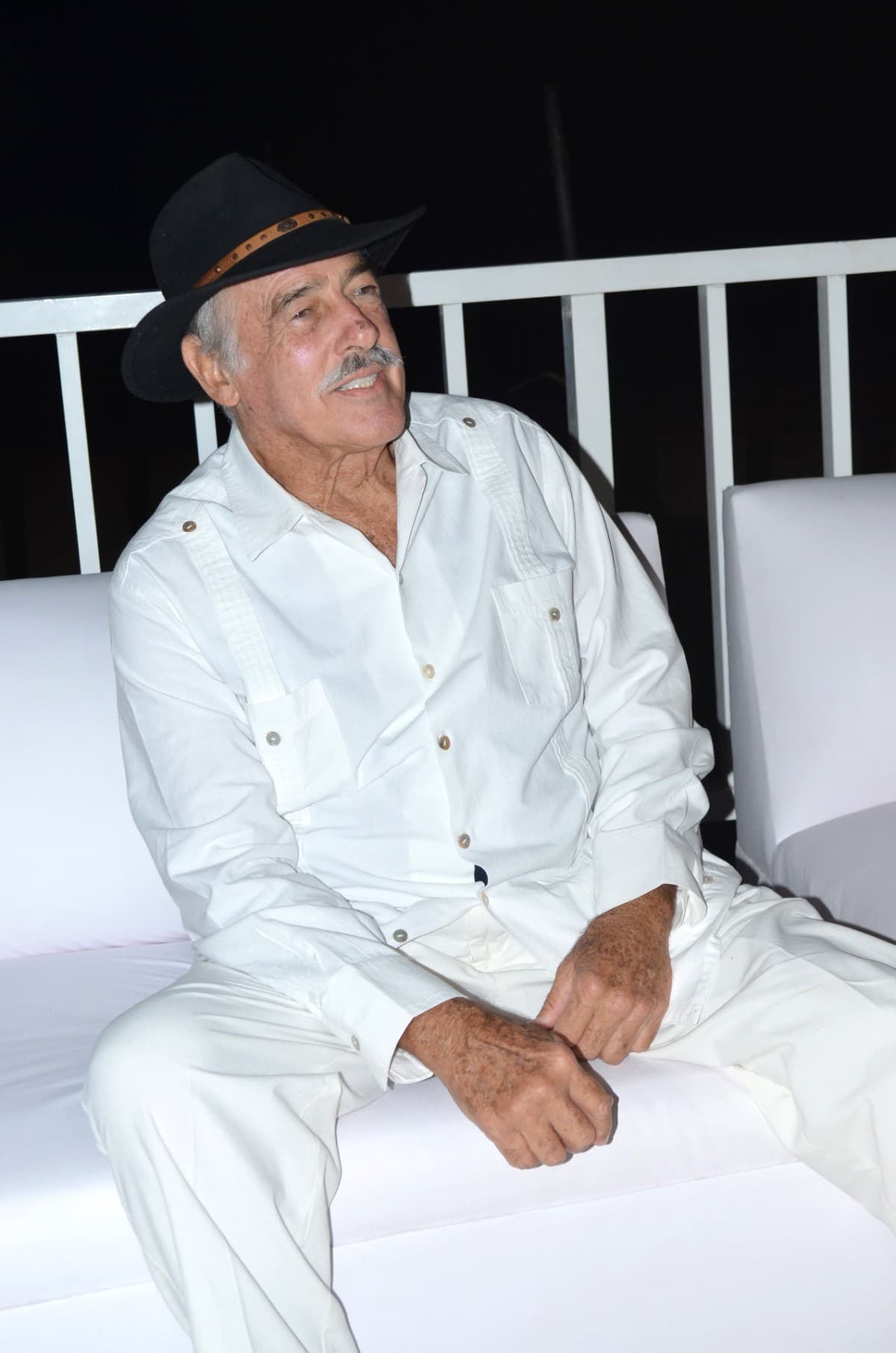 Andrés García narra el calvario que vive a consecuencia de la cirrosis.