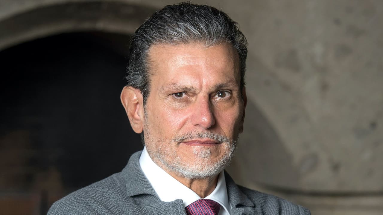 Actriz de 'Hermanas, un amor compartido' revela cómo es trabajar con Guillermo García Cantú y por qué se ponía nervioso detrás de cámaras