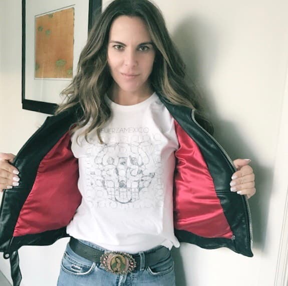 Kate del Castillo presume que es toda una belleza sin maquillaje.