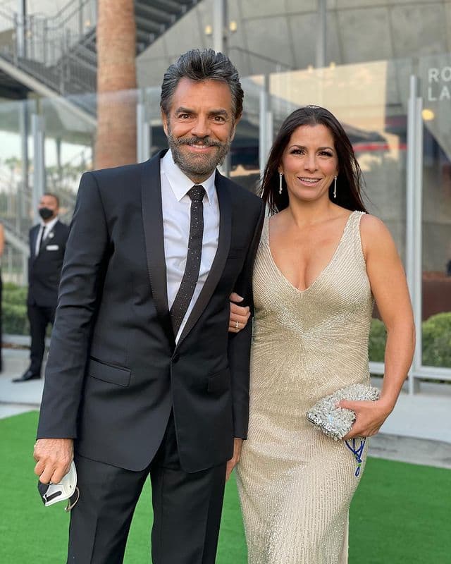 Eugenio Derbez exhibe cada rincón de la excepcional decoración navideña de su mansión.