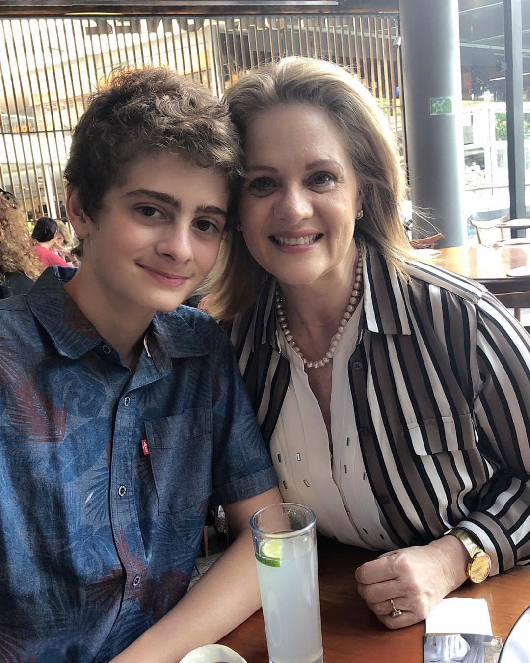 Erika Buenfil logra un baile perfecto junto a su hijo y les llueven piropos: ‘La suegra de México’