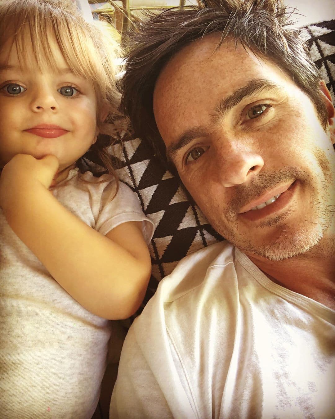 Mauricio Ochmann publica tierna foto con Kailani y así reacciona Aislinn Derbez