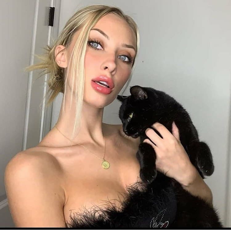 Una modelo vendió sus fotos íntimas para apoyar a Australia y juntó 1 millón de dólares