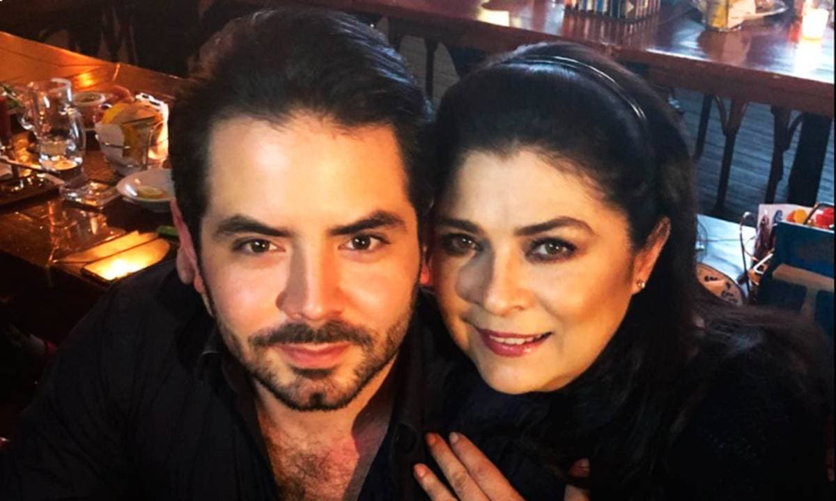 Victoria Ruffo hace lo impensable, publica foto en la que José Eduardo Derbez luce irreconocible