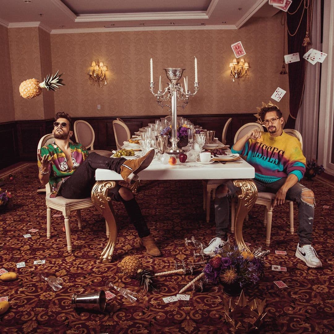 Mau y Ricky comenzaron su carrera como compositores, creando éxitos como “Vente Pa’ Acá”, de Ricky Martin; “Por lo que reste de vida”, de Thalía y “Sin pijama”, de Becky G y Natti Natasha.