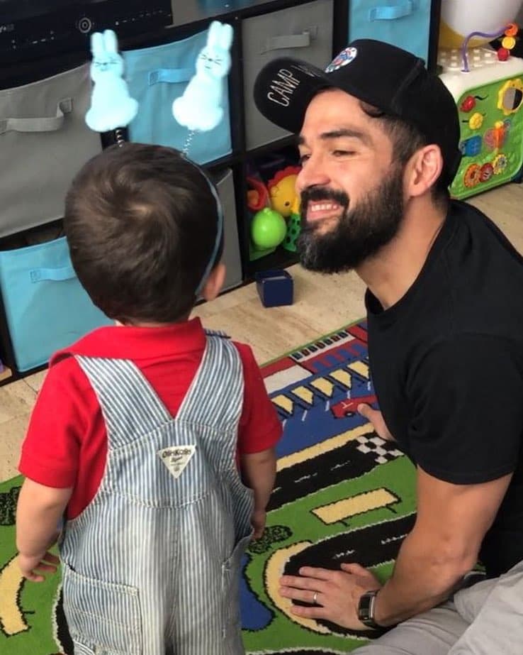 Alfonso Herrera deja claro que su hijo Daniel lo trae loco