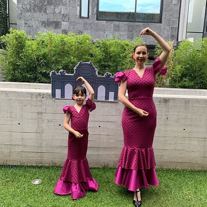 Pero no es la primera ocasión que la actriz, famosa por su personaje de ‘La Nena’ en Una familia de diez, presume que coordina su vestuario con el de su hija mayor