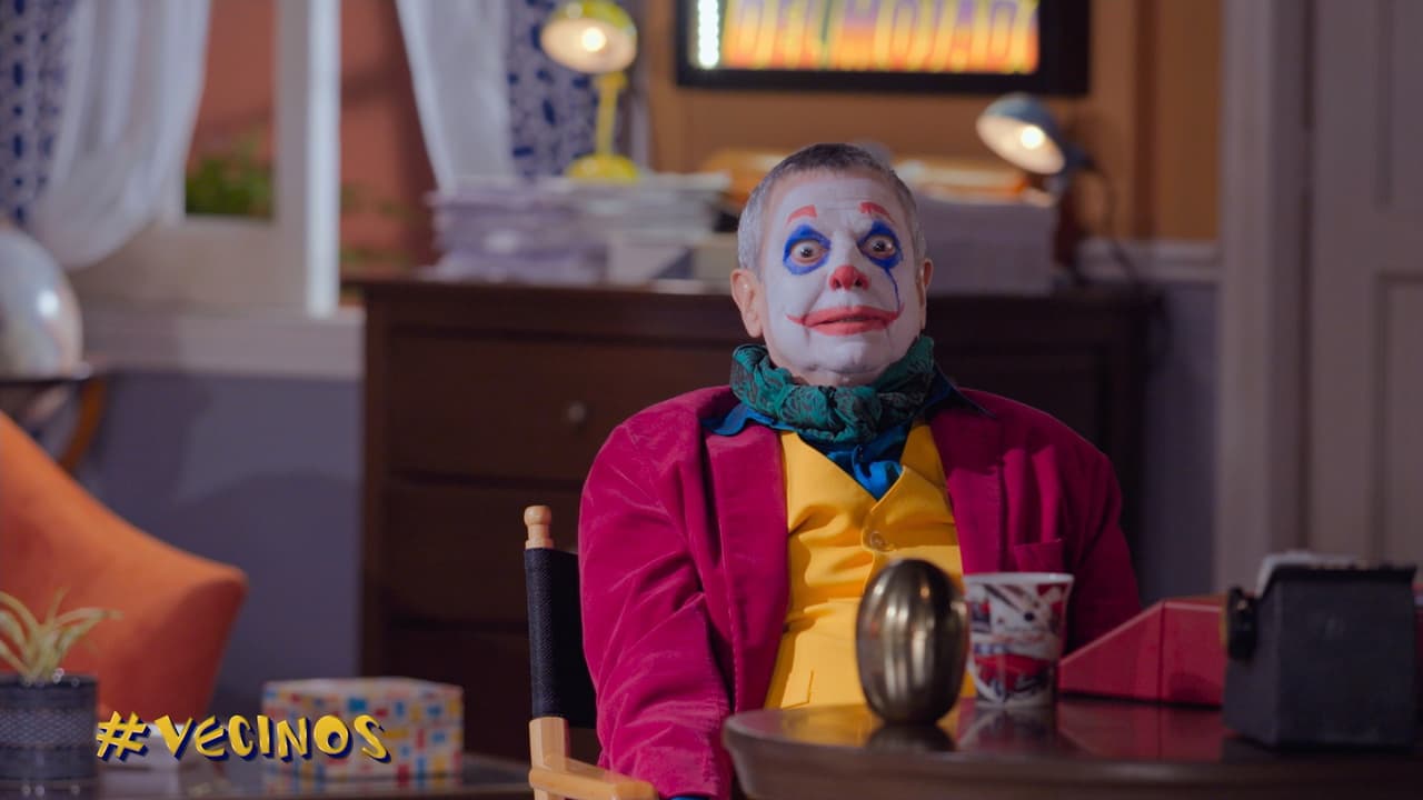 Para meterse en personaje e inspirarse, Frankie se convierte en 'El Bromas'.