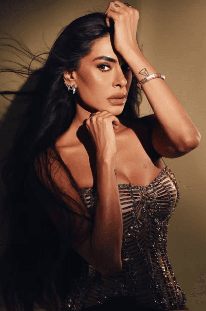 <b><a href="https://www.amvarrp.com" target="_blank">Galilea Montijo </a></b>