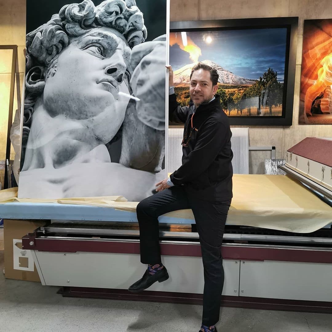 En la actualidad se desarrolla como conductor de eventos especiales y como fotógrafo. Incluso, hace unos meses abrió su empresa de fotografía dedicada a crear imágenes en HD.