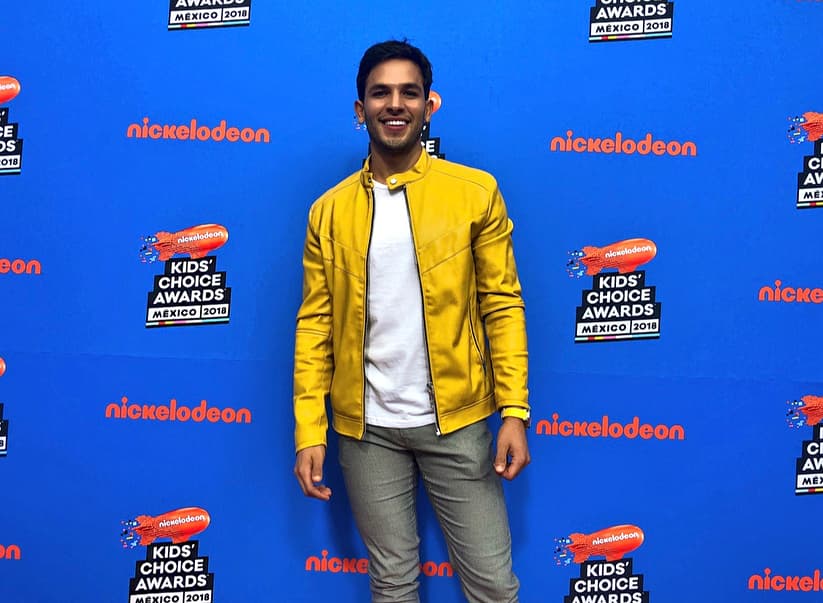 ¡Guapísimo Óscar Cano! ¿Quién ya quiere verlo en Like la Leyenda?