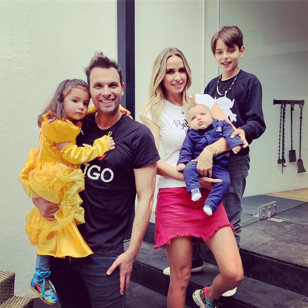 Tras cinco años de relación, la pareja le dio la bienvenida a su primera hija en común, Gia. Mientras que en 2019, ambos anunciaron la llegada de Rocco, su segundo hijo.