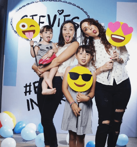 Andrea y Fátima forman parte de una gran familia, pues en total son 11 hermanos, ocupando el quinto y el onceavo lugar, respectivamente.