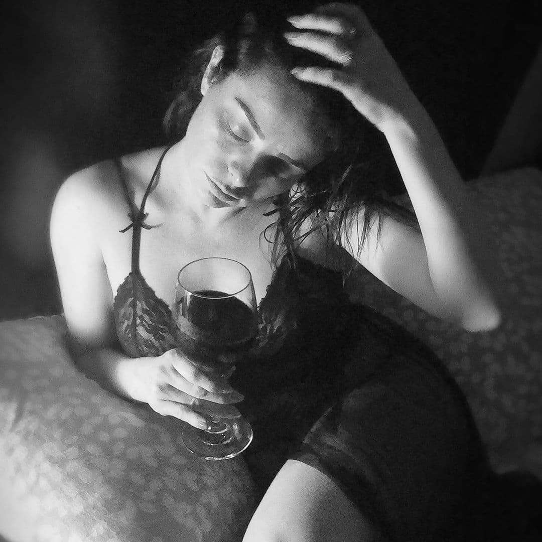 Violeta Isfel publica fotos en lencería y los fans aseguran que se parece a Aislinn Derbez